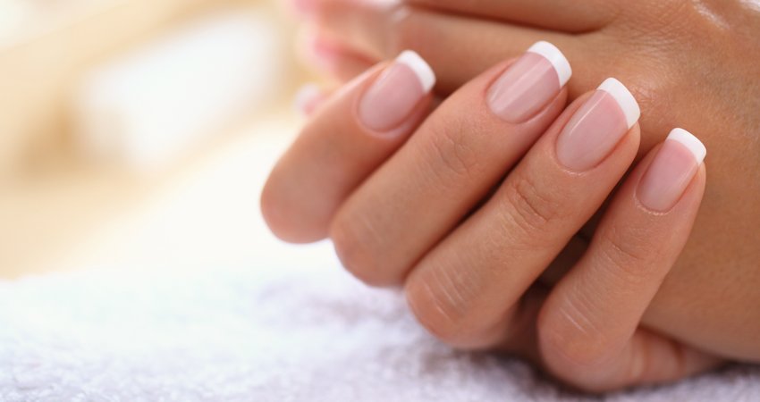 French Manicure Dubai